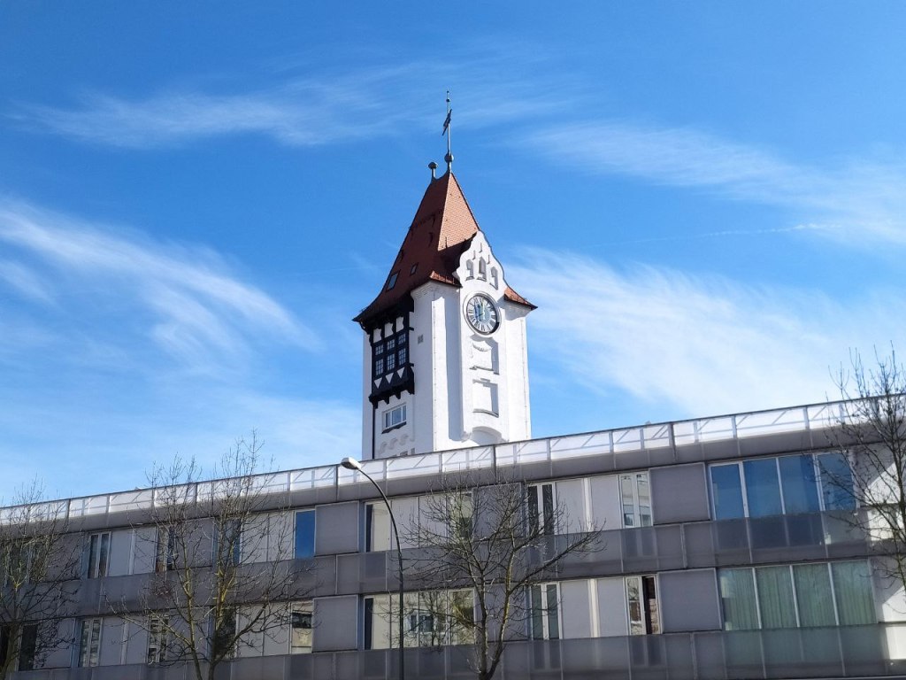 Weißer Turm im Stadtviertel Landshut Nikola