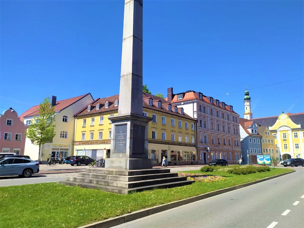 Statue am Bismarckplatz Landshut Nikola